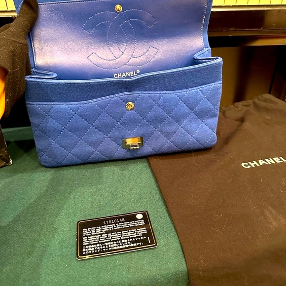 Chanel bag Chanel 2.55 shoulder bag in Blue quilted canvas - Picture 3 of 9